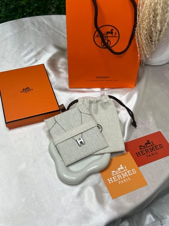 سلسال HERMES معدن فضي أبيض