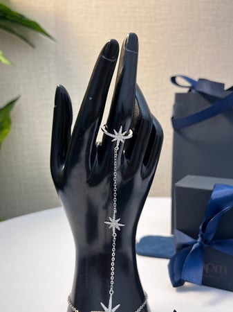 أسوار كف يد مع خاتم apm فضي