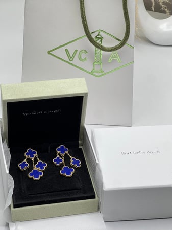 حلق Van cleef الأكثر طلباً