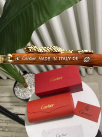 نظارة Cartier-  اطار اسود- عدسه اسود مدرج