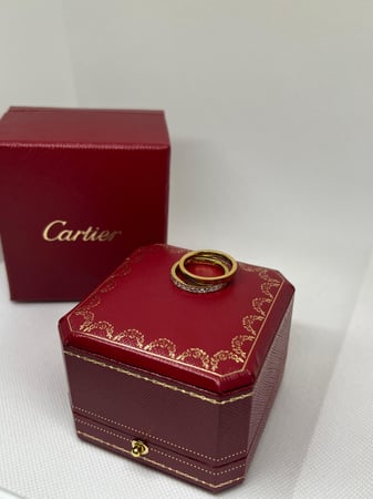خاتم Cartier الذهبي ماستر كواليتي