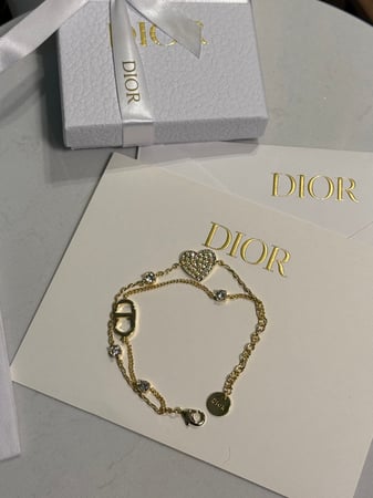 اسوارة  Dior ذهبي
