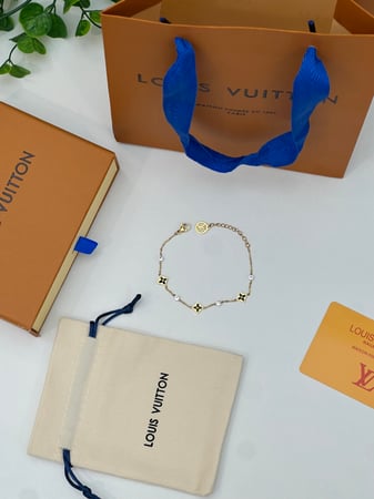 إسوارة LOUIS VUITTON معدن ذهبي أسود