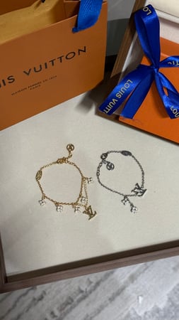 إسوارة LOUIS VUITTON معدن ذهبي - فضي