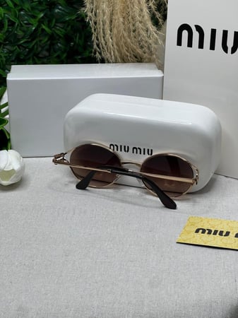 نظارة MIU MIU