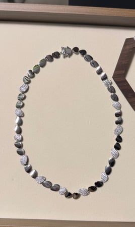 سلسال شوكر Galet- apm ( ذهبي -فضي )