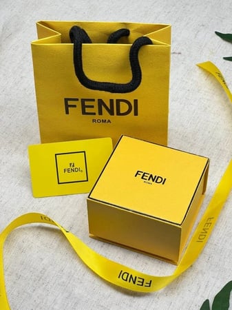 طقم FENDI معدن ذهبي ماستر كواليتي