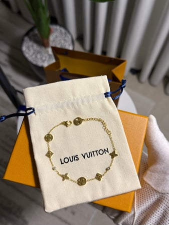صورة إسوارة Louis Vuitton إسوارة LOUIS VUITTON معدن ذهبي ماستر كواليتي