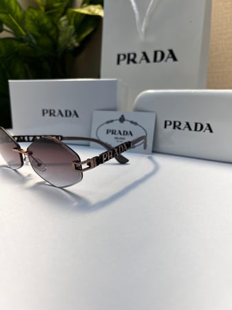 نظارة PRADA عدسة مدرج