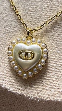 سلسال Dior ذهبي - لؤلؤة