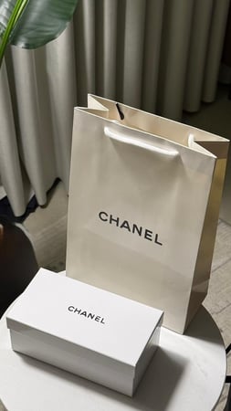 نظارة CHANEL عدسة وردي مدرج