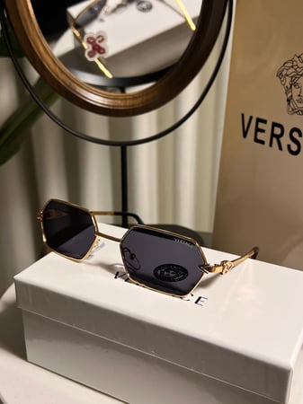 نظارة versace- اطار اسود - عدسه بني مدرج