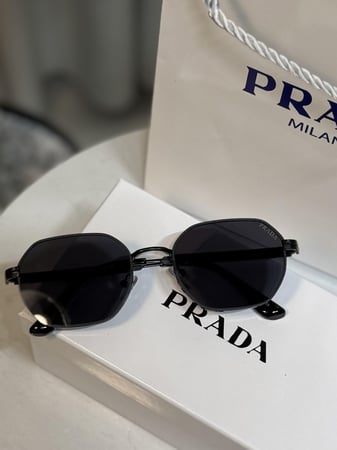 نظارة PRADA اطار اسود - عدسة اسود