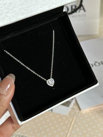 سلسال فضه عيار 925 باندورا PANDORA فضي كرستالة ابيض