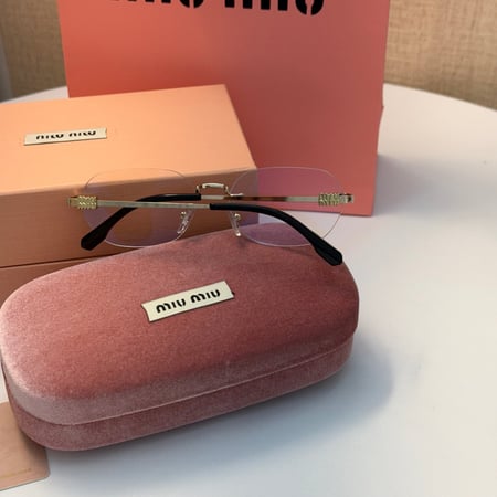 نظارة miu miu عدسة شفاف