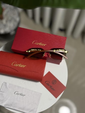 نظارة Cartier-  اطار اسود- عدسه اسود مدرج