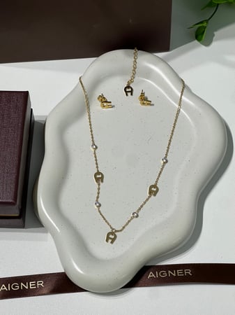 سلسال AIGNER ذهبي