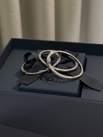 إسوارة المشبك apm ( فضي - مكس )