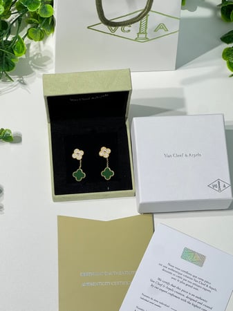 حلق Van cleef أخظر