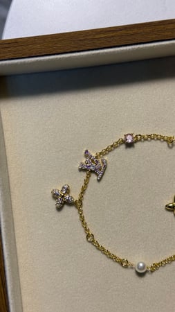 إسوارة LOUIS VUITTON معدن ذهبي