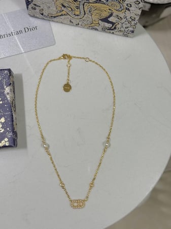 طقم DIOR ذهبي 4 قطع