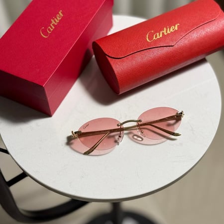 نظارة Cartier اطار ذهبي - عدسة  وردي