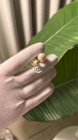 حلق Dior وردي - ازرق