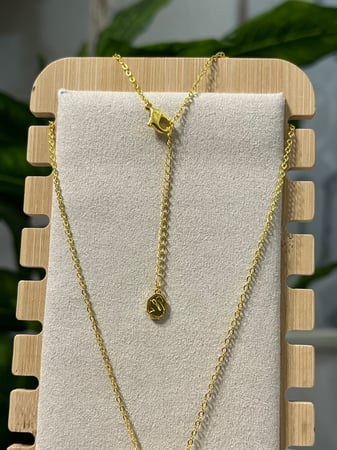 سلسال سوارفيسكي ذهبي قلب أحمر