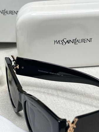 نظارة - سان لوران أسود