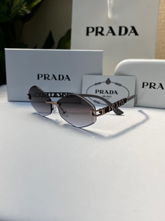 نظارة PRADA عدسة مدرج