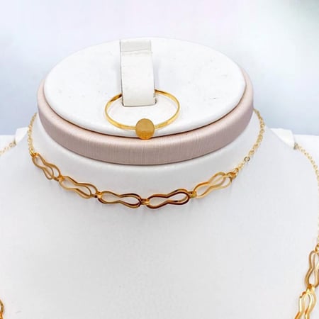 طقم ذهب عيار 21 الوزن 5.3 جرام