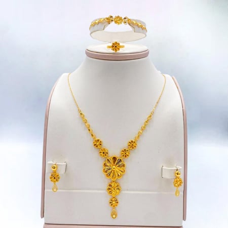 طقم ذهب عيار 21 الوزن 14.6 جرام