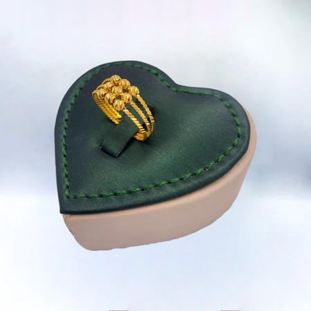 خاتم ذهب عيار 21 الوزن 2.32 جم