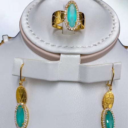 طقم ذهب عيار 21 الوزن 41.2 جرام