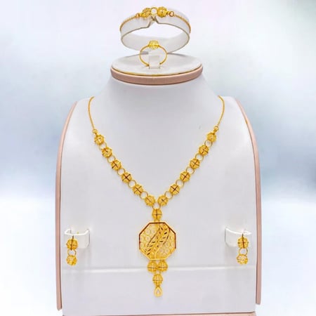 طقم ذهب عيار 21 الوزن 10.7 جرام