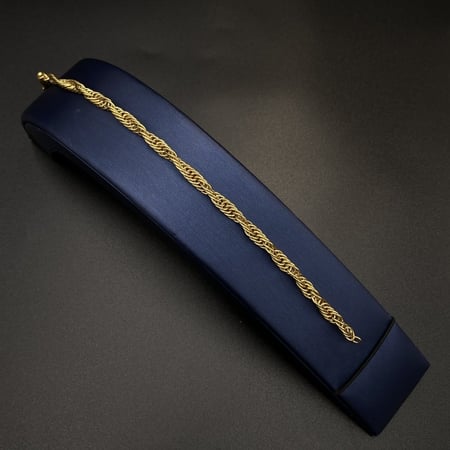 اسوارة ذهب عيار 18 الوزن 5.5 جرام