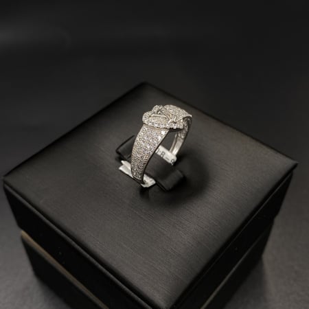 خاتم ذهب أبيض عيار 18 الوزن 2.16 جرام