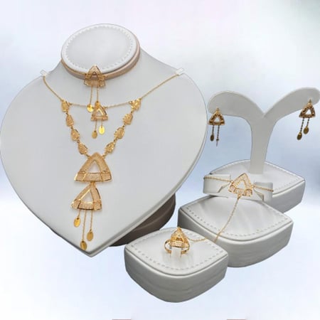 طقم ذهب عيار 21 الوزن 16.6 جرام