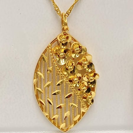 نص طقم ذهب عيار 21 الوزن 12.5 جرام