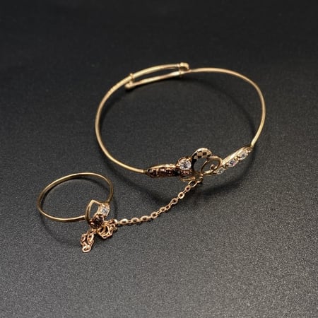 إسوارة وخاتم أطفال ذهب عيار 21 الوزن  2.7 جرام