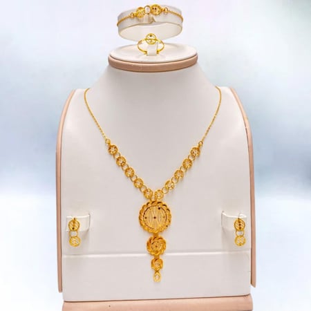 طقم ذهب عيار 21 الوزن 10.2 جرام