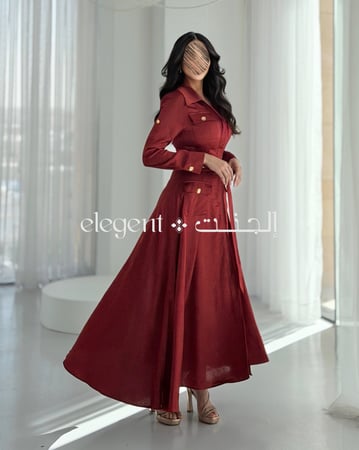 تفاصيل حزام الخصر في فستان رسمي أنيق