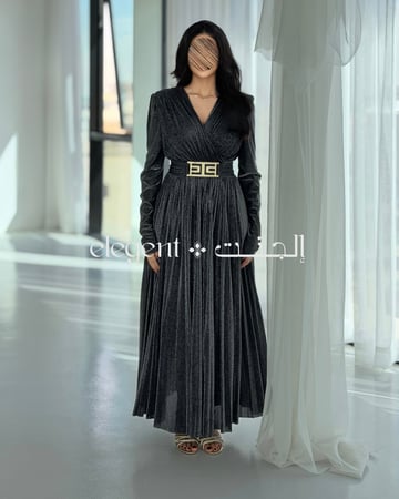 فستان أنيق مناسب للسهرات بتصميم فاخر