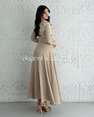 تفاصيل قلاب أنيق في فستان نسائي فاخر