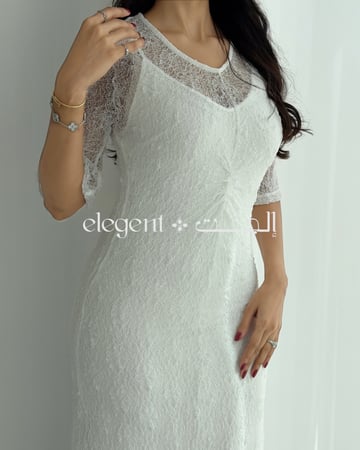 فستان دانتيل كامل بقصة أنثوية راقية