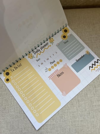 منظم يومي بثيم دوار الشمس