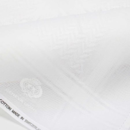 شماغ أبيض, من جينيفا ليونز 2024