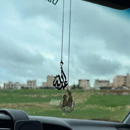 تعليقةسياره شخصين مع بعض