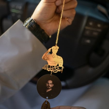 تعليقه العسكري بصوره