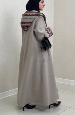 عبايه سدو تراثي معا قبعه